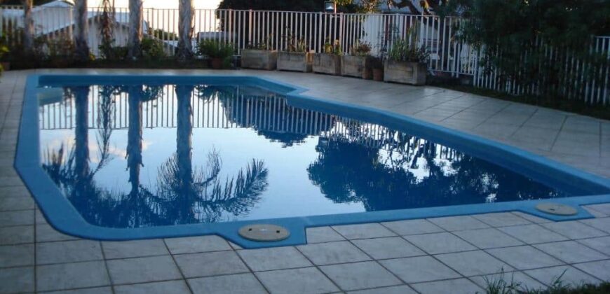 À vendre un appartement de type F2 située dans une résidence sécurisée avec piscine dans le secteur recherché des 400 au Tampon Réunion