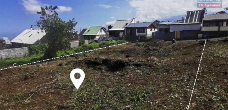 À vendre un terrain constructible viabilisé de 376 m2 situé au 19ᵉ km du Tampon Réunion