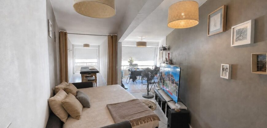 À vendre un ensemble immobilier situé au sein de la résidence Les Floralies à Saint-Gilles-les-Bains Réunion