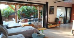À vendre une villa T4 récente de 120 m2 avec piscine et vue mer située à Stella Saint Leu Réunion