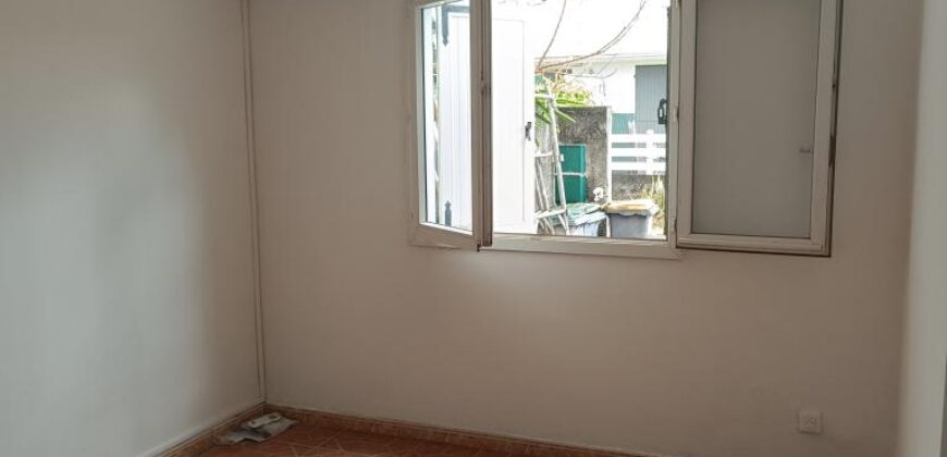 À louer un appartement T3 entièrement rénové situé proche des commodités à Saint André Réunion