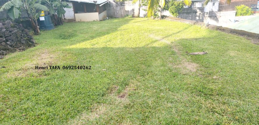 À vendre un beau terrain constructible de 365 m2 situé dans un secteur en plein développement à Vincendo Réunion