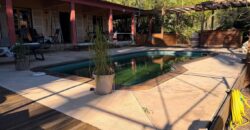 À vendre une villa F5 de 152 m2 avec piscine sur un vaste terrain de 1467 m2 située à Saint Paul