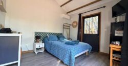 À vendre une villa F5 de 152 m2 avec piscine sur un vaste terrain de 1467 m2 située à Saint Paul