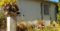 À vendre une villa T3/4 rénovée sur un terrain de 413 m2 située proche de Saint Pierre Réunion