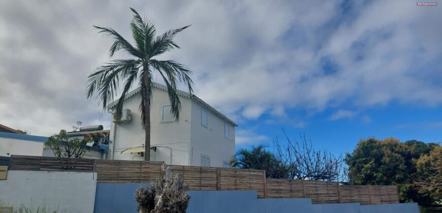 À louer une spacieuse maison F4 duplex avec jardin arboré à Piton Saint-Leu Réunion