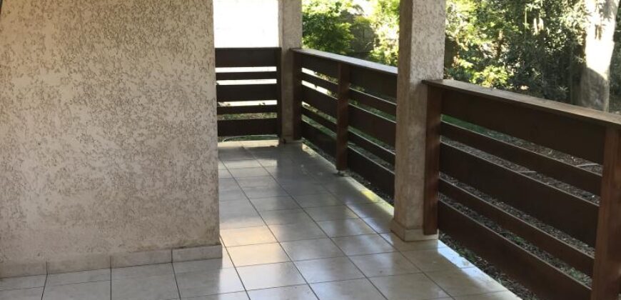 À louer une villa T5 de 143 m2 située dans une résidence privée et calme à  Saint Pierre Réunion