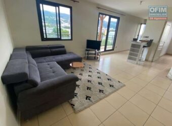 À louer un lumineux appartement F2 meublé de 50m2 dans une résidence proche commerces à Sainte Clotilde Réunion
