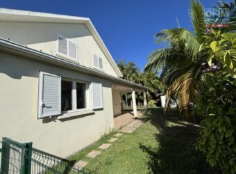 À louer une grande maison T4 de 104 m² avec jardin en plein centre de La Montagne Réunion