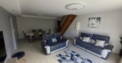 En vente un charmant appartement T5 duplex meublé de 124 m² à Sainte-Clotilde Réunion