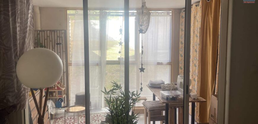 À louer un agréable appartement T2 meublé de 55 m² en plein centre de La Montagne Réunion