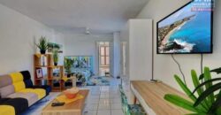 À vendre un lumineux studio meublé et équipé de 30m2 avec parking à Boucan Canot Réunion