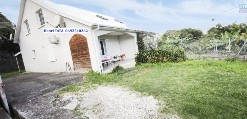 À louer une villa jumelée T4 de 101 m2 située en fond d’une impasse calme à Saint Joseph Réunion