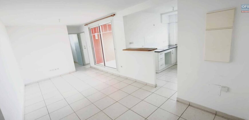 À vendre un agréable appartement T2 situé dans une résidence sécurisée à Saint Joseph