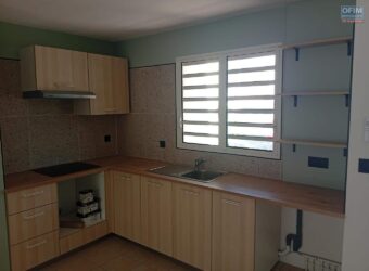 À louer un appartement T2 en rez-de-jardin avec jardin à La Saline-les-Bains Réunion