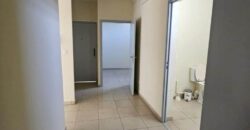 À louer un spacieux local commercial de 110 m² avec parking à La Grande Montée Sainte-Marie Réunion