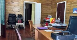 À louer un local professionnel d’environ 100 m2 situé en plein centre-ville de Saint Pierre Réunion