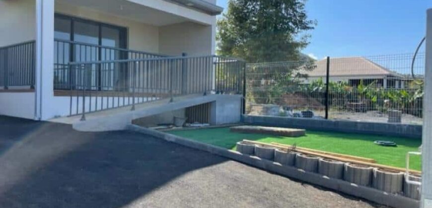 À louer une superbe villa T4 d’environ 106 m2 située à Mont-Vert-les-Hauts, sur les hauteurs de Saint-Pierre Réunion