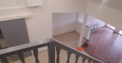 À louer un appartement F2 en duplex avec cour privative à Saint-Gilles les Hauts Réunion