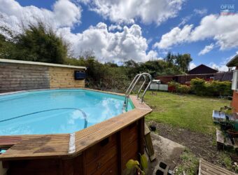 À vendre une agréable villa F4 de 114 m² avec piscine située à proximité du centre-ville de la Plaine des Palmistes Réunion