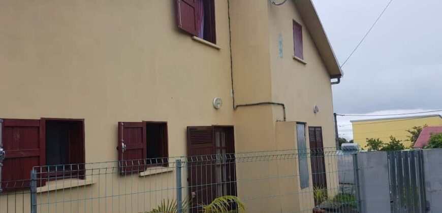 À louer une charmante villa jumelée de type F4 d’environ 105 m2 située dans un secteur calme et résidentiel au Tampon  14ème Réunion