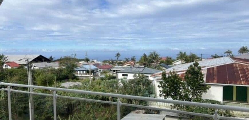 À louer appartement T4 de 80 m2 situé proche du centre-ville du Tevelave Réunion