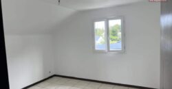 À louer appartement T4 de 80 m2 situé proche du centre-ville du Tevelave Réunion