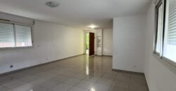 Location d’un appartement de 85.45m2 dans une résidence avec parking à Sainte Clotilde, Réunion