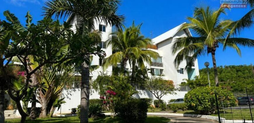 À vendre un bel appartement F3 en duplex  à 5 minutes à pied des plages à Boucan Canot Réunion