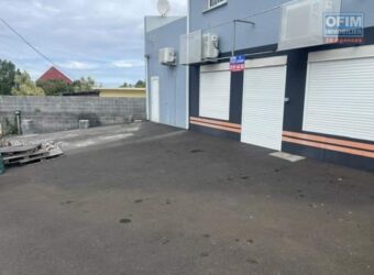 À louer local commercial de 75 m2 situé proche du centre-ville de La Rivière Saint Louis Réunion