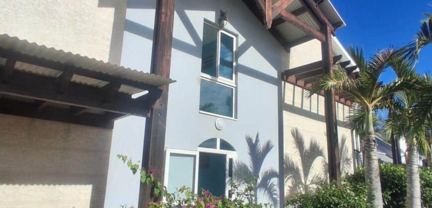 Location d’un appartement F2 en duplex proche plage et commerces à La Saline les bains Réunion