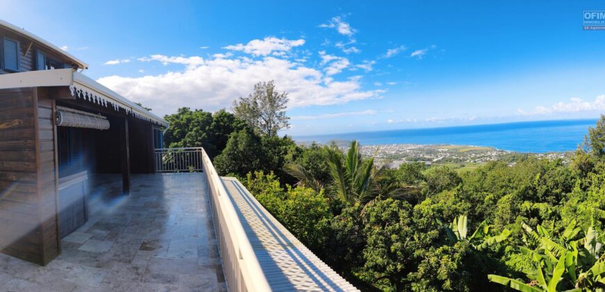 À vendre une villa T4 rénovée de 140 m2 située face à la baie de Manapany-les-Bains à Saint-Joseph Réunion