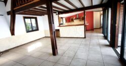 À vendre une villa T4 rénovée de 140 m2 située face à la baie de Manapany-les-Bains à Saint-Joseph Réunion