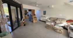 À vendre une superbe villa récente T4 de 95 m2 sur un terrain de 333m2 située dans un quartier de Bois de Nèfles à Saint Louis