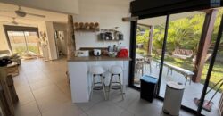À vendre une superbe villa récente T4 de 95 m2 sur un terrain de 333m2 située dans un quartier de Bois de Nèfles à Saint Louis