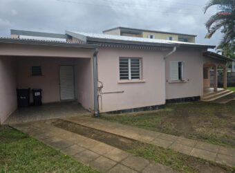 À vendre une maison de plain-pied 100 m² avec jardin à Champ Borne Saint André Réunion