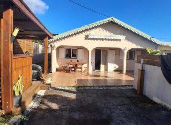 À louer une belle maison F4 meublée au style créole à La Saline-les-Hauts Réunion