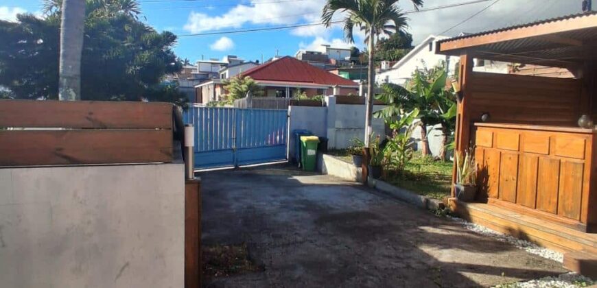 À louer une belle maison F4 meublée au style créole à La Saline-les-Hauts Réunion