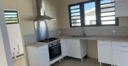 À louer villa type F4 neuve de 80 m2 située dans une petite impasse calme à la Ravine Sèche aux Avirons Réunion