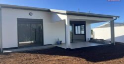 À louer villa type F4 neuve de 80 m2 située dans une petite impasse calme à la Ravine Sèche aux Avirons Réunion