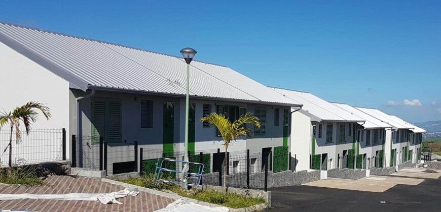 À louer une maison type F4 de 88.90 m2 située dans le secteur de Mont Vert Les Hauts à Saint Pierre Réunion