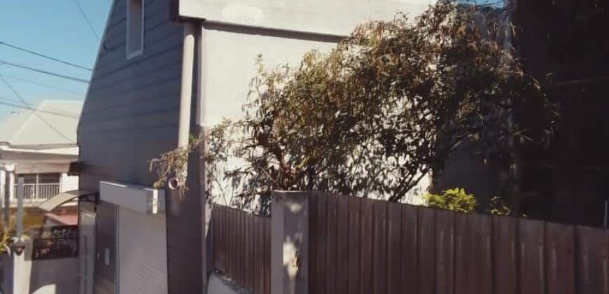 À vendre une villa T4 en duplex d’environ 130 m2 située à Saint Pierre Réunion