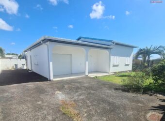 Location d’une spacieuse villa T4 avec grand jardin à Quartier Français, Sainte-Suzanne Réunion