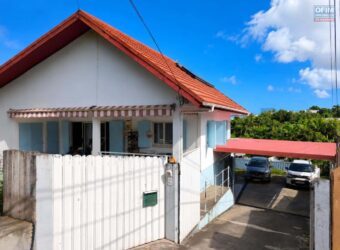 À vendre une maison T4 d’environ 80 m2 sur un terrain de 508 m2 située à La Rivière Saint-Louis Réunion