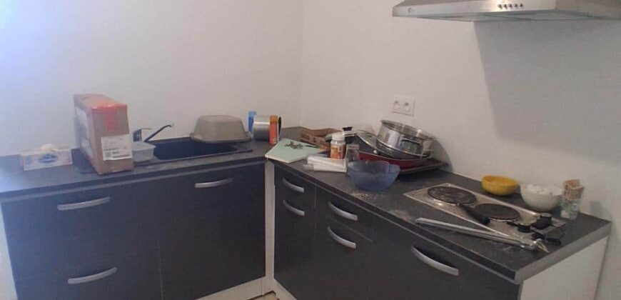 À louer un appartement de type F2 de 45,80 m² à Saint-Gilles-les-Hauts Réunion