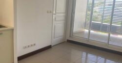 À vendre appartement de type F1 avec terrasse et parking en sous-sol à Sainte-Clotilde Réunion