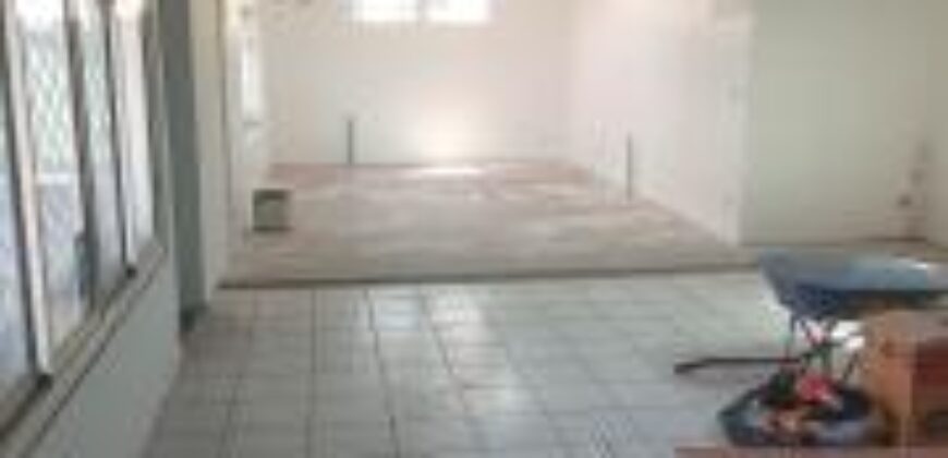 À louer local commercial 65 m² avec annexe à La Plaine Saint-Paul Réunion