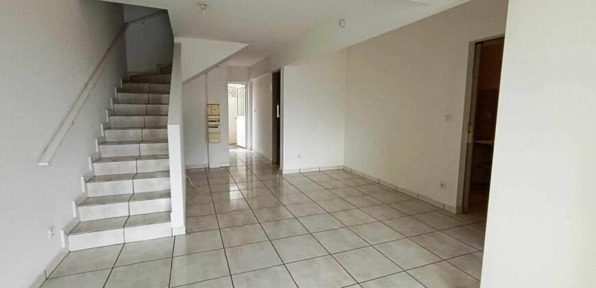 À vendre villa T4 en duplex de 93 m2 située à la Ligne des Bambous Réunion