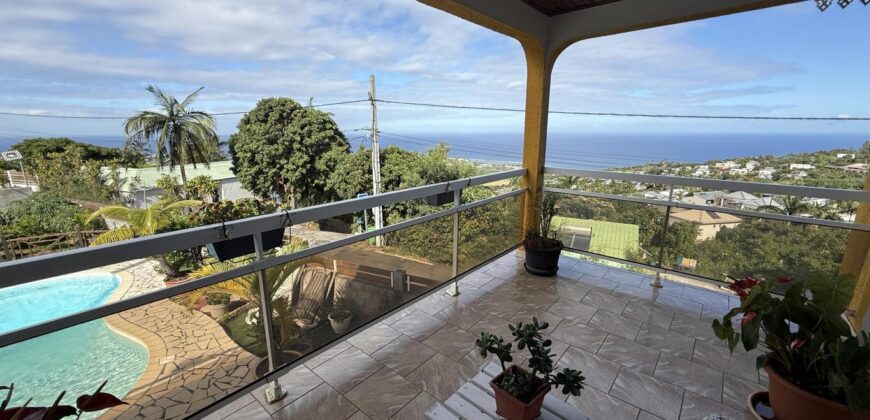 À vendre une magnifique propriété F5+ en R+1, idéalement située dans le secteur prisé de Ravine Sèche aux Avirons Réunion