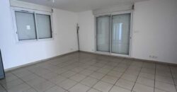 À vendre un appartement de type F3 dans une résidence à Bellepierre Saint Denis Réunion